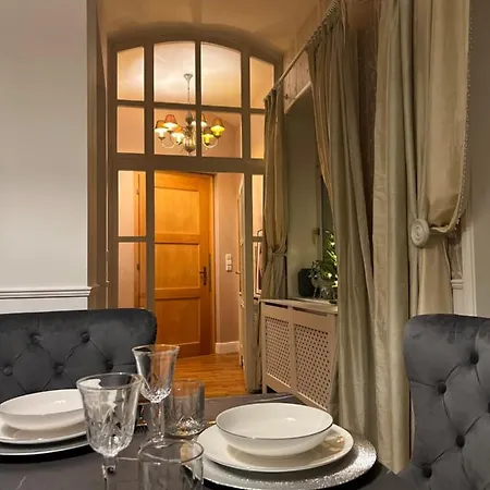 Elite Luxury Apartment, 115 M2, With Terrace, In Great Location Apartment