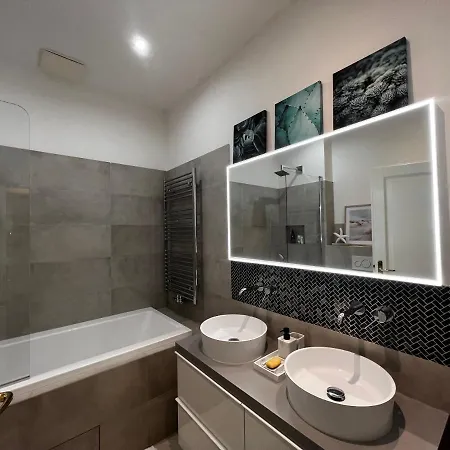 Elite Luxury Apartment, 115 M2, With Terrace, In Great Location Apartment *