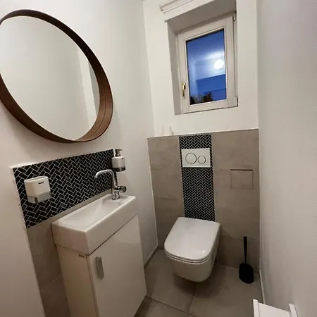 Elite Luxury Apartment, 115 M2, With Terrace, In Great Location Prague